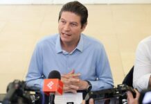 Alfonso Martínez llama al orden y regularización de anuncios publicitarios