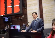 Propone Ernesto Núñez crear base de datos de telefonía celular, en México