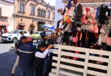 En operativo coordinado, Gobierno Municipal retira comercio irregular en Centro Histórico