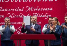 Gobernador firma Decreto de Promulgación de la Reforma Constitucional a la Universidad Michoacana