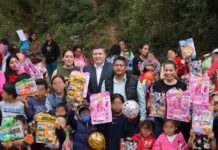 Vicente Gómez festeja a la niñez del Distrito XIX