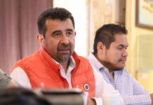 Vecinos de Charo acusan a Gabriel Molinero por hacer negocios “en lo oscurito” con el agua del municipio