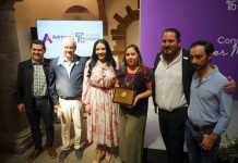Destaca Adriana Campos trayectoria de Jeannet Adriana Hernández Vega en evento en Zamora