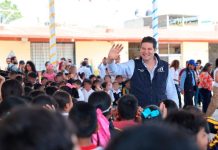 Alfonso Martínez, aliado de la educación; techumbres y cancha deportiva al Norte de Morelia