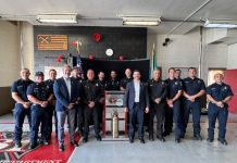 Yankel Benítez recibe donación de equipamiento para bomberos de Morelia