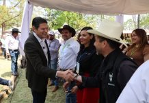 Tiende la mano Alfonso Martínez a productores michoacanos
